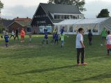 Laatste training S.K.N.W.K. JO9-1 van seizoen 2021-2022 (partijtje tegen de ouders) (19/71)